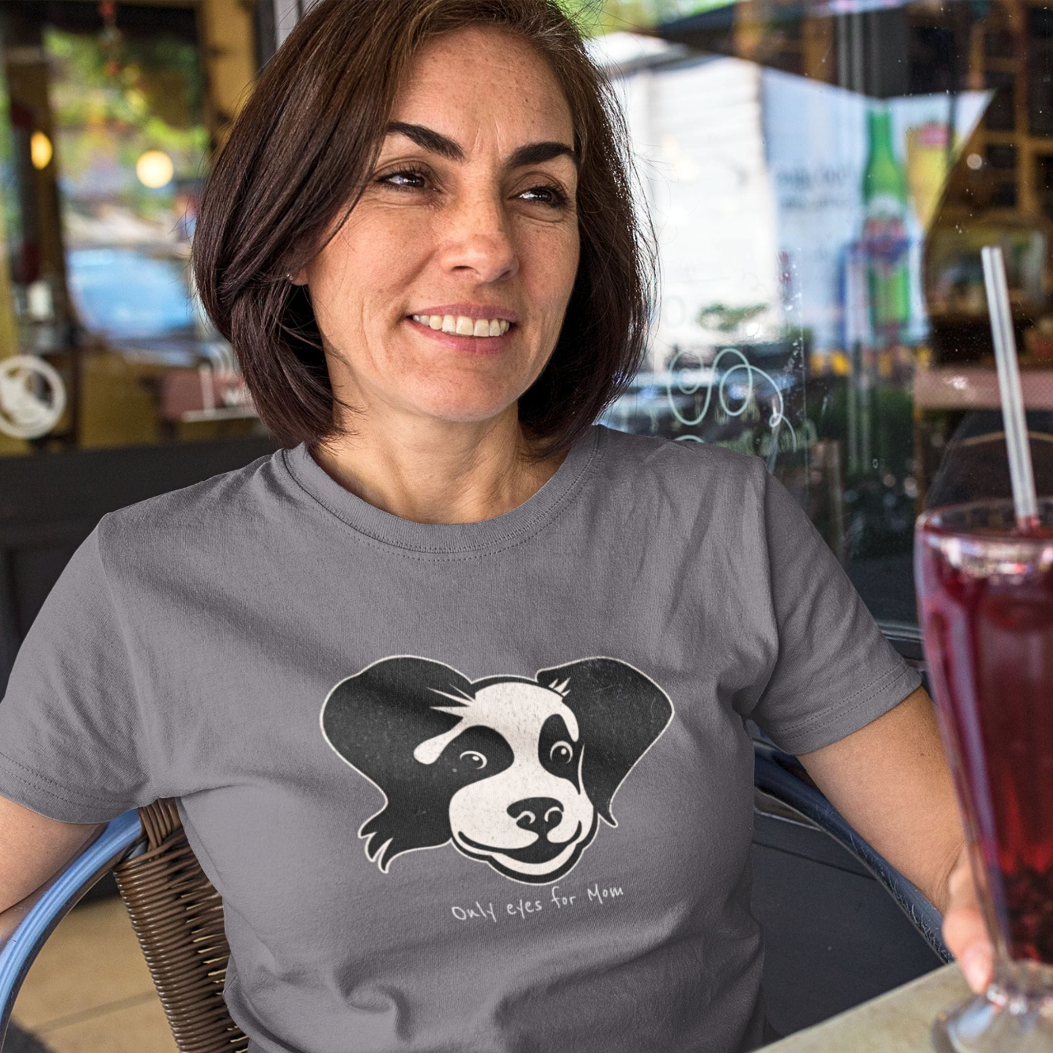 T-Shirt Only Eyes For Mom T-Shirt ReallyintoDogs
