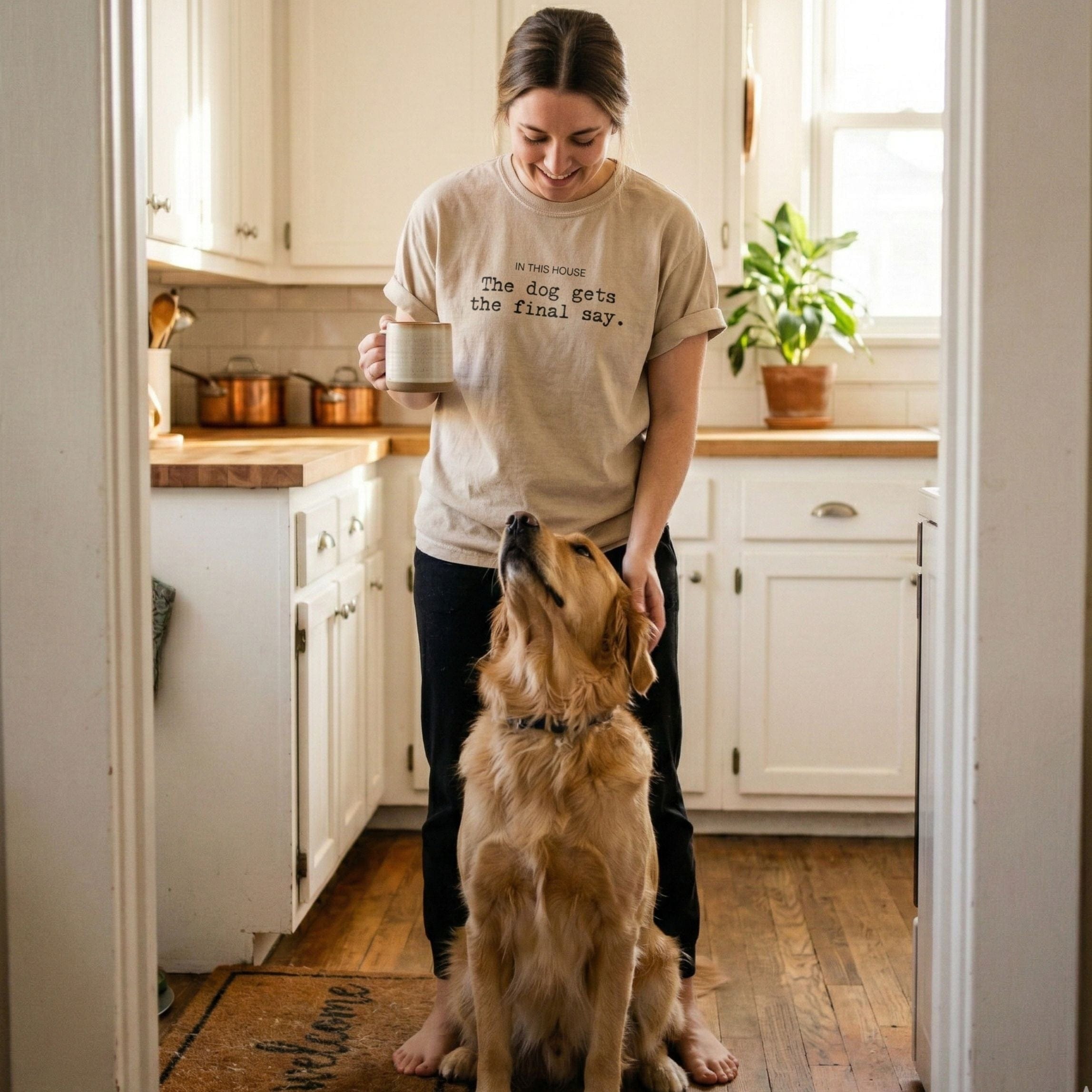 T-Shirt In this house the dog gets the final say T-Shirt ReallyintoDogs